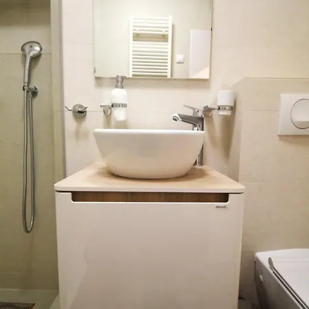 Lägenhet Donner Centar